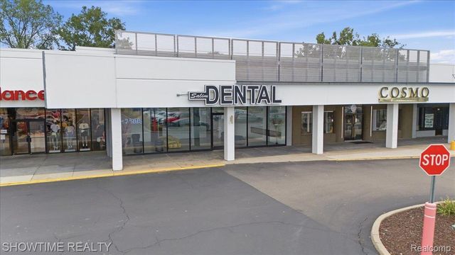 823 E Big Beaver Road, Troy