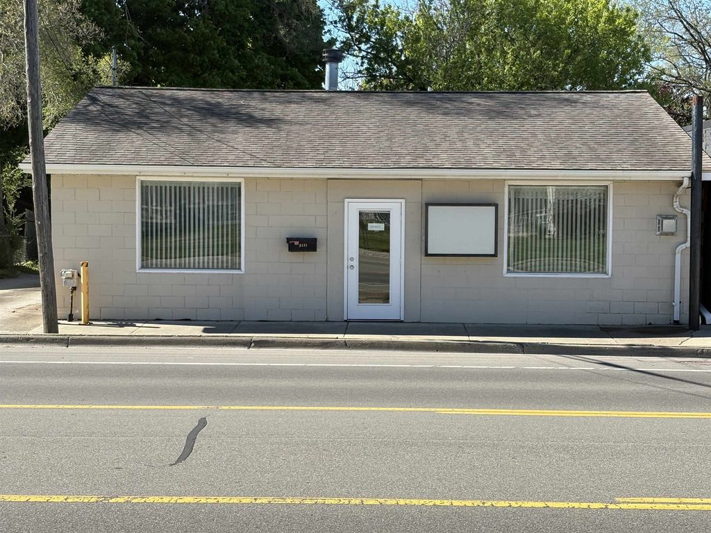 8121 Miller Rd, Swartz Creek city