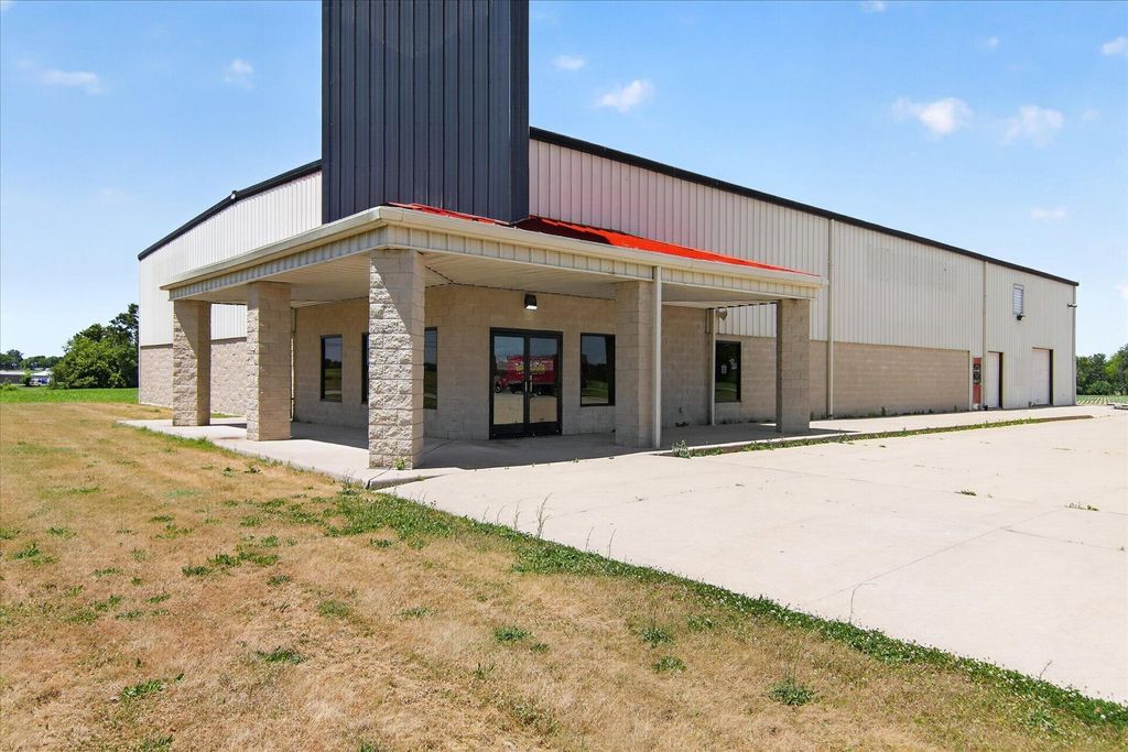8080 Matthews Highway, Tecumseh township