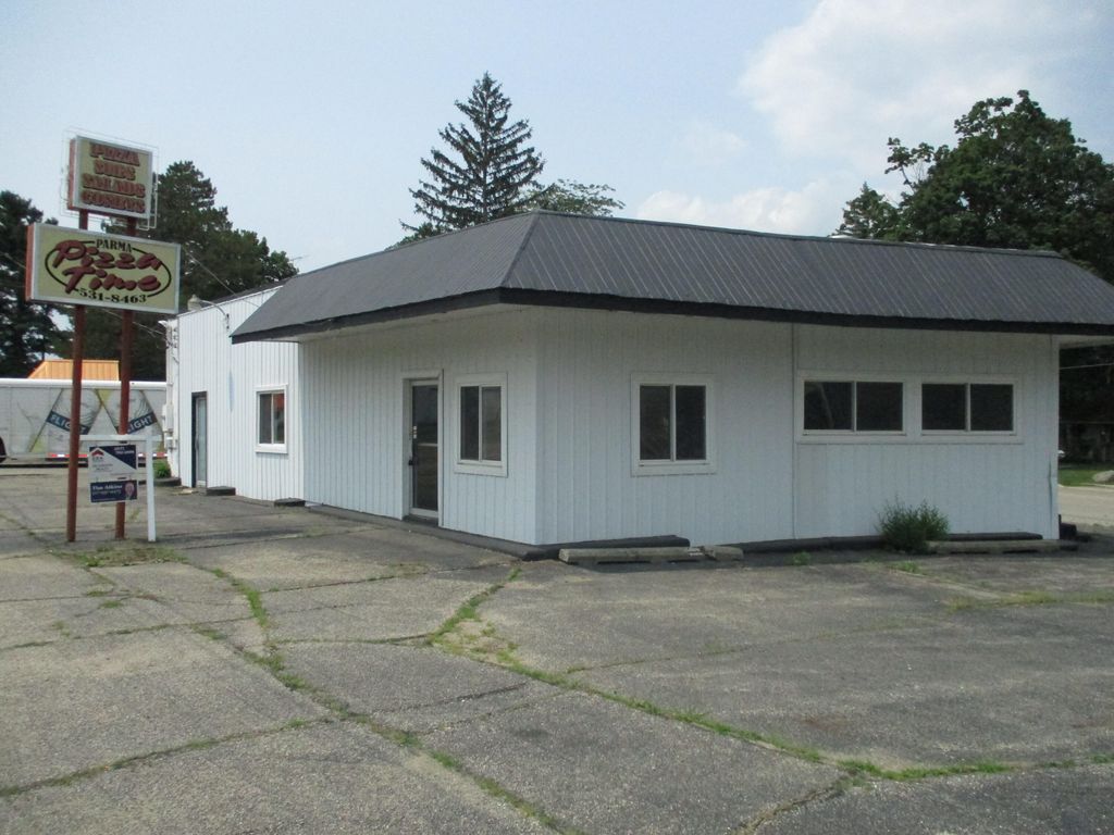 100 Elizabeth Street, Parma village