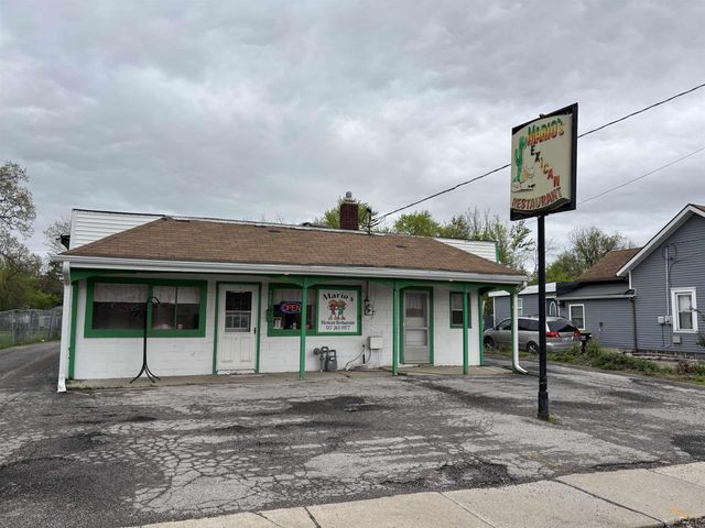 921 E Beecher St, Adrian