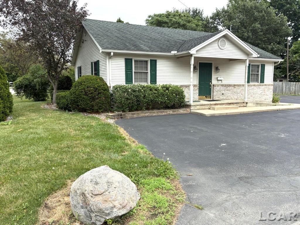 521 W Adrian State Hwy, Blissfield village