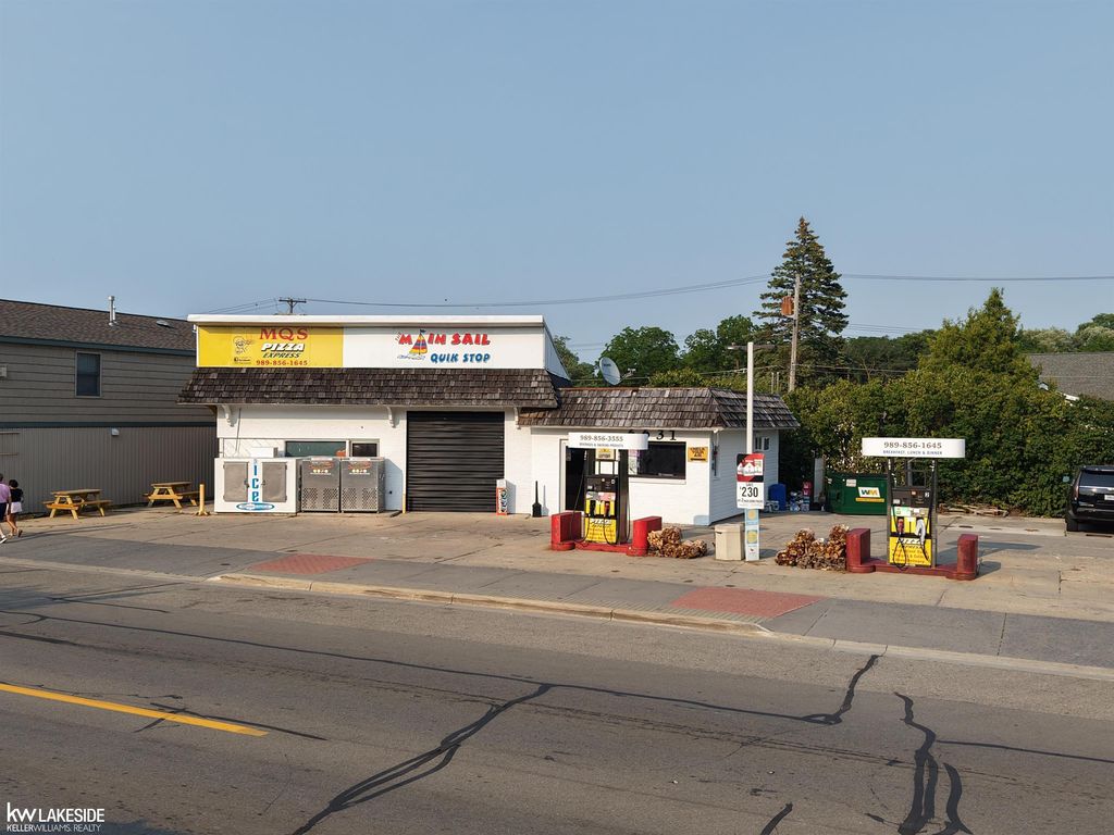 6631 Main St, Caseville city