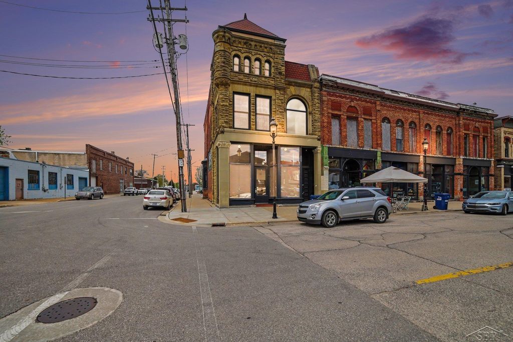 108 S Linn St, Bay City city