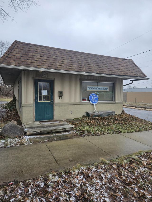 402 N Superior Street, Albion