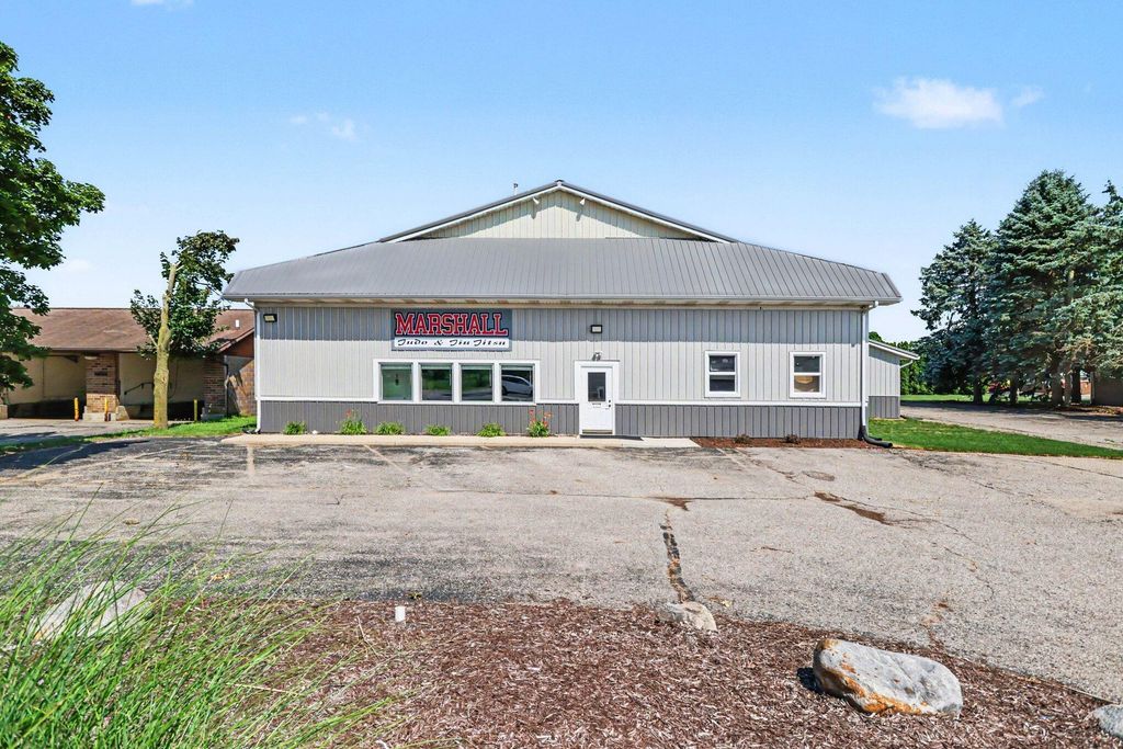 126 West Drive N, Marshall city