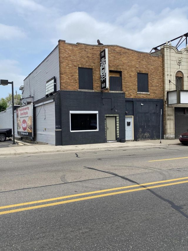 741 Leonard Street Nw, Grand Rapids