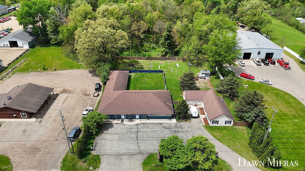 7795 Douglas Avenue, Cooper charter township