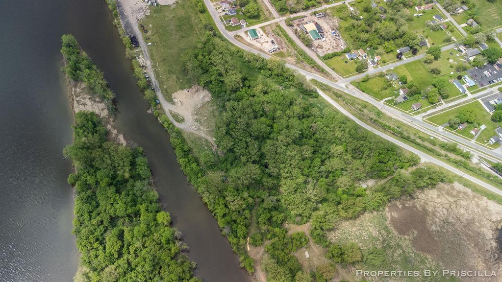 4008 Carrollton Drive, Carrollton township