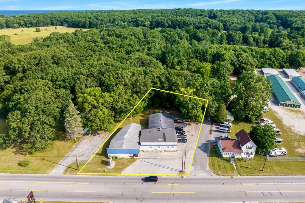 316 W Parkdale Avenue, Manistee township