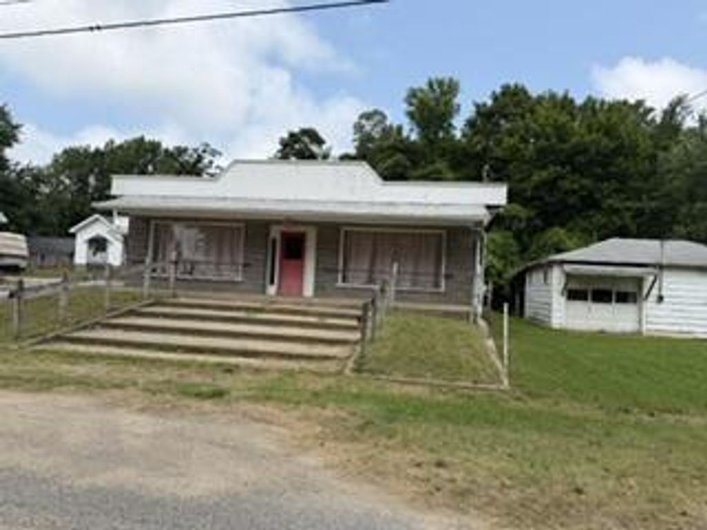 73674 North Street, Covert township