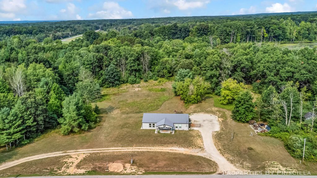 901 N Evergreen Drive, Wilcox township