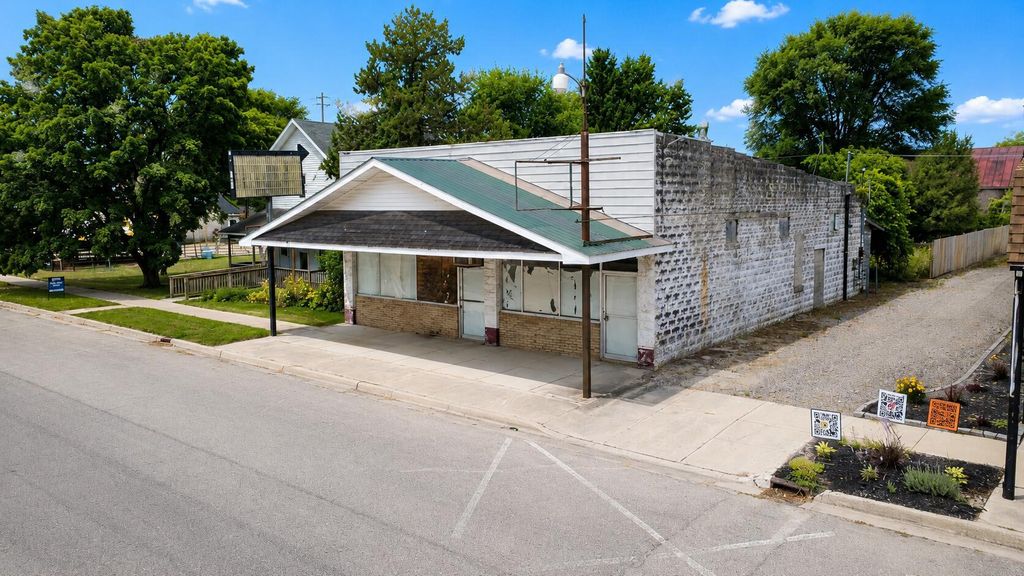 6719 N Lumberjack Road, Seville township