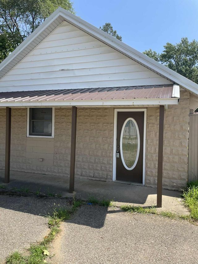 1022 E Michigan Avenue, Paw Paw