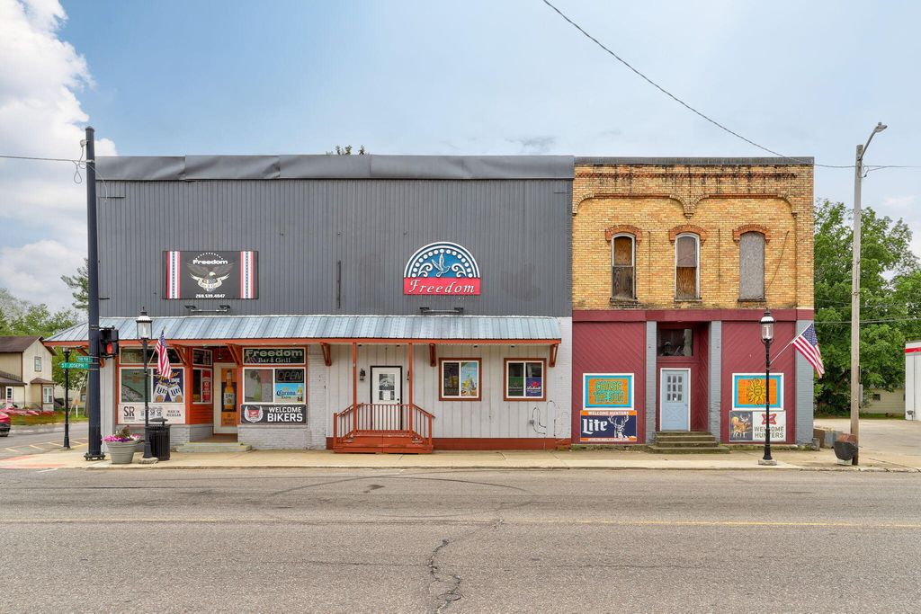 101 W Saint Joseph Street, Lawrence village