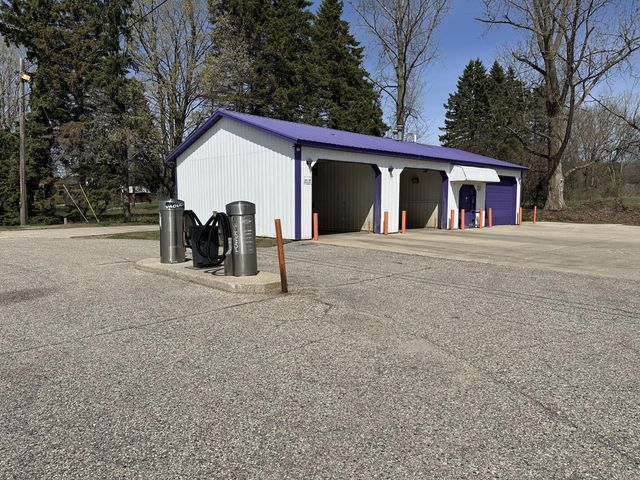 556 N State, Shelby