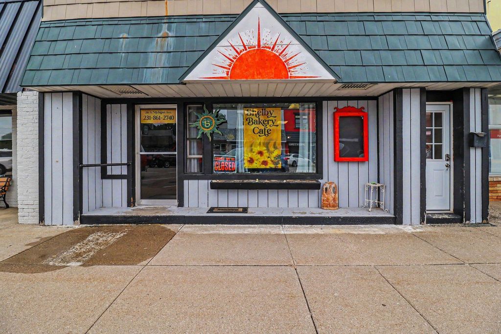 216 N Michigan Avenue, Shelby village