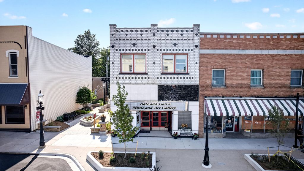 27 S State Street, Hart city