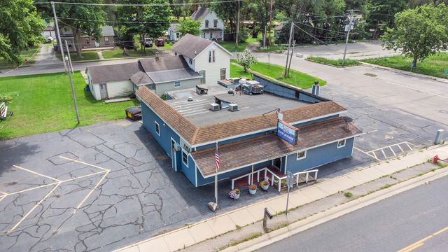 69213 M-62, Edwardsburg