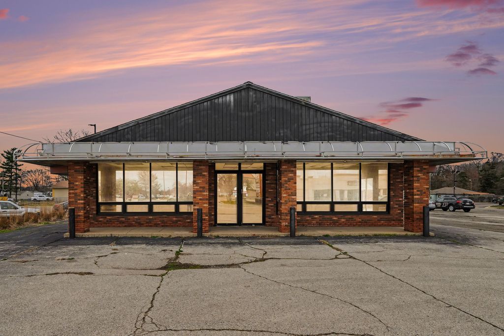 1015 E Napier Avenue, Benton charter township
