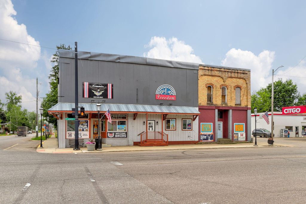 101 W Saint Joseph Street, Lawrence village