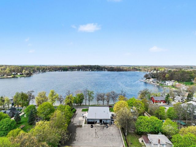 93415 County Road 690, Dowagiac