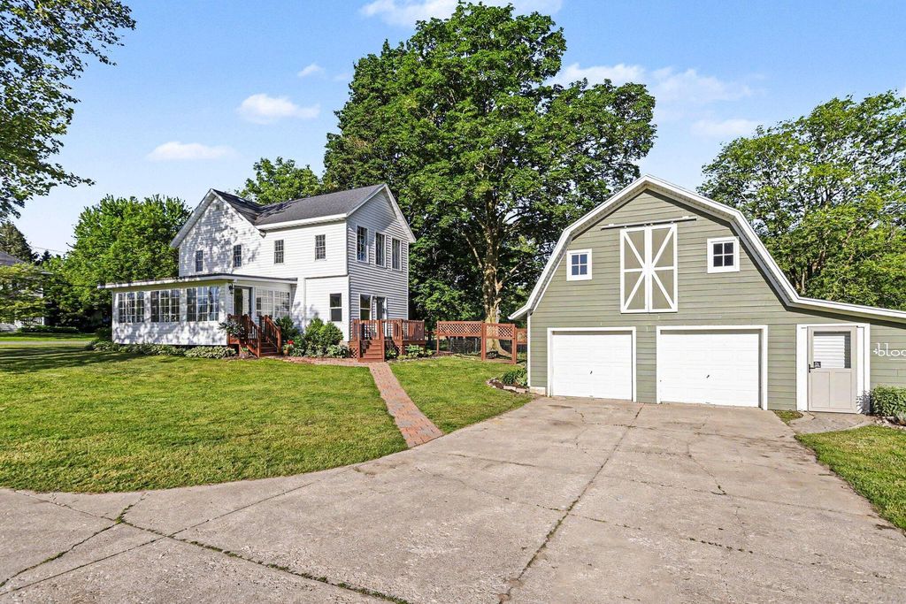 2175 E Hinchman Road, Oronoko charter township