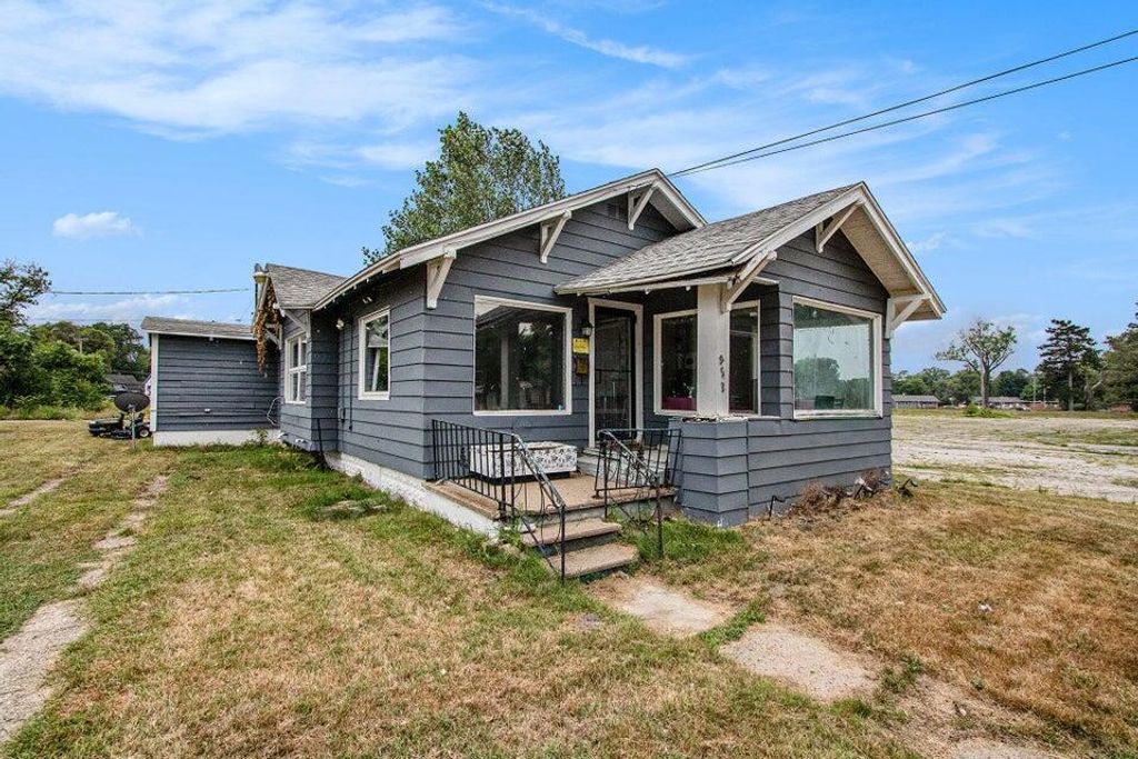 952 Pipestone Street, Benton Harbor city
