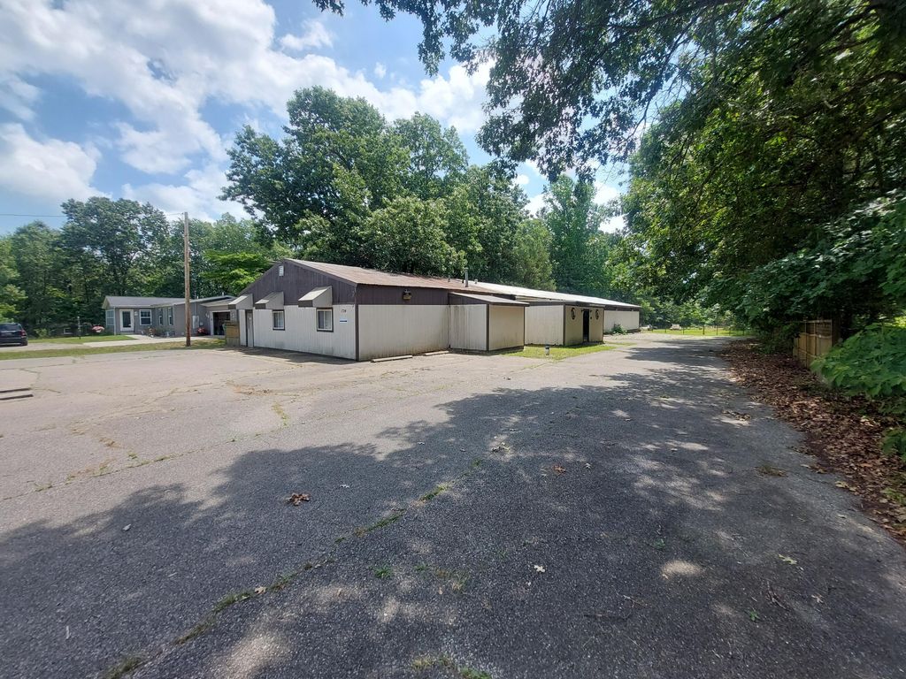 1724 E Bertrand Road, Niles township