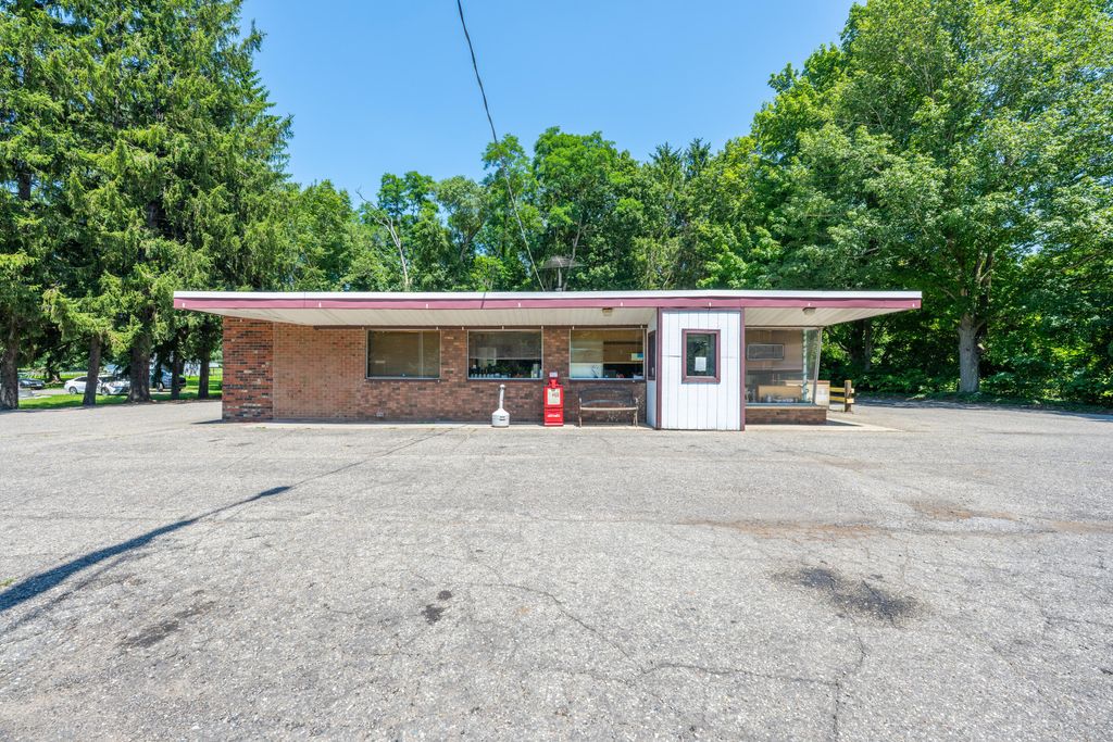 9675 Old Us-31, Berrien township