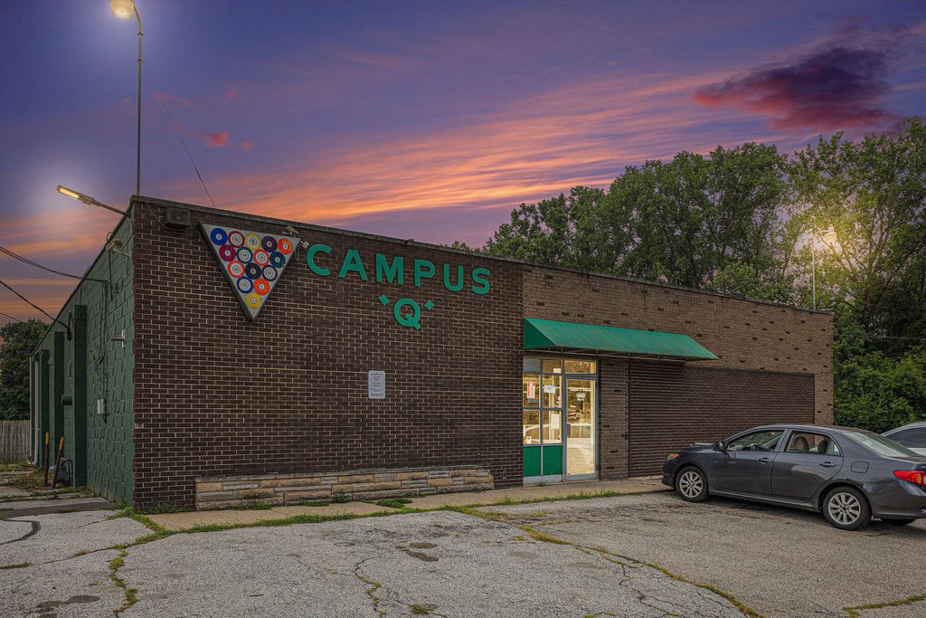 888 Valley Drive, Benton Harbor city