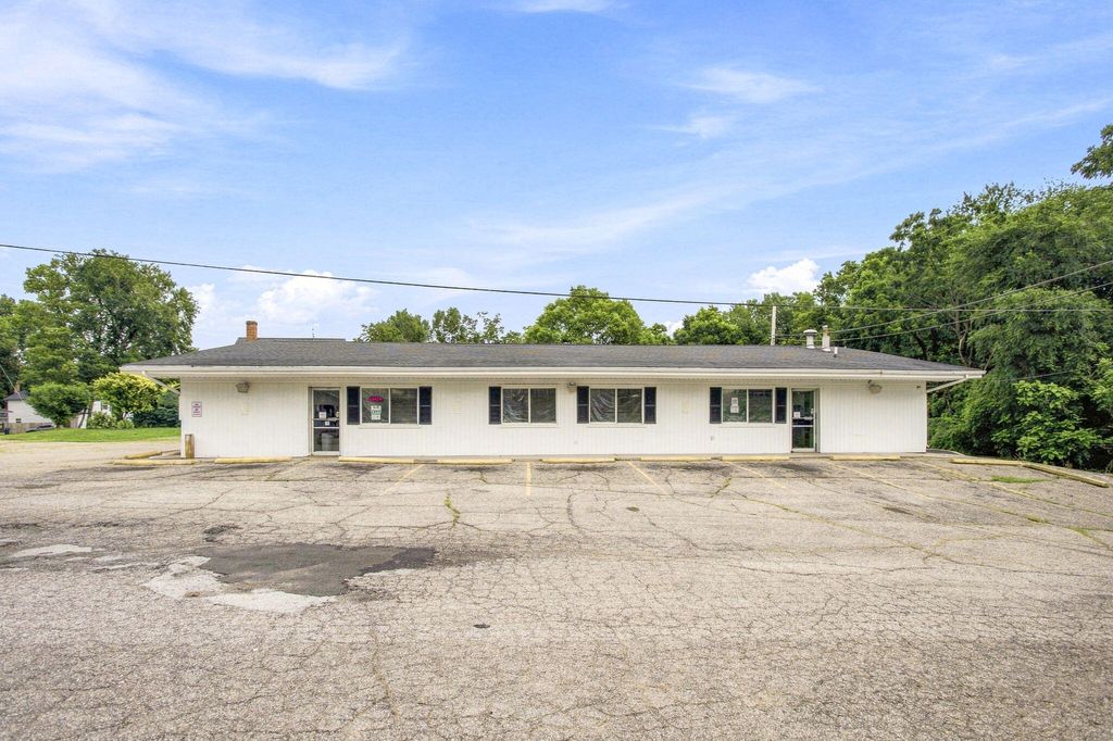 700 E State Street, Cassopolis village