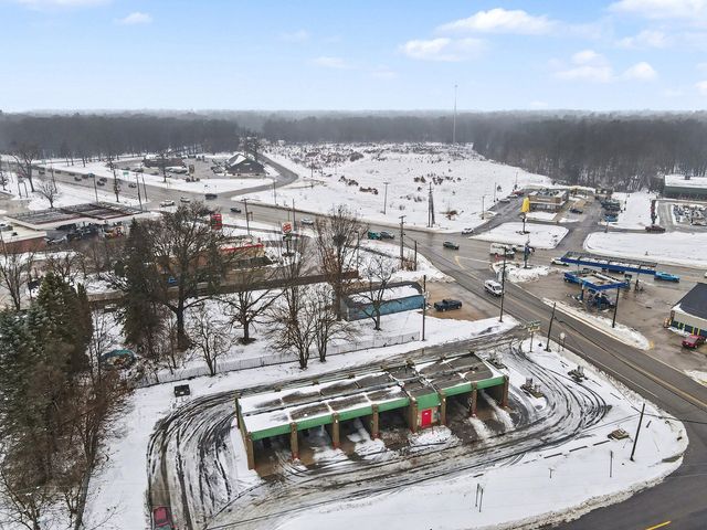 1671 E River Road, Muskegon