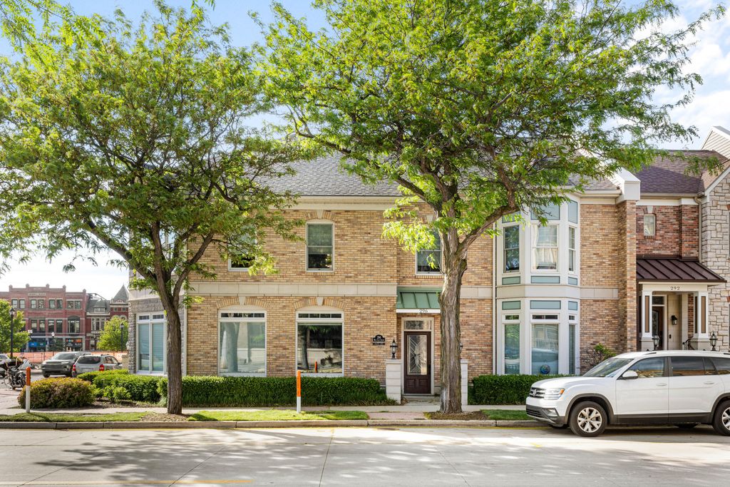 296 W Clay Avenue Unit: 4c, Muskegon city