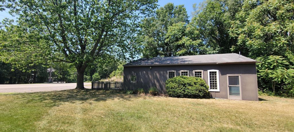 3383 Blue Star Highway, Saugatuck township