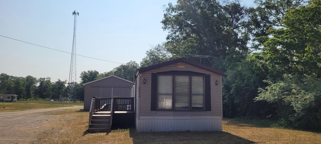 6634 N Woodbridge Road, Merrill township