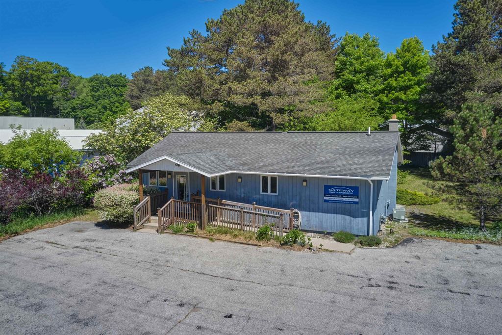52 Palcich Rd, Crystal Lake township