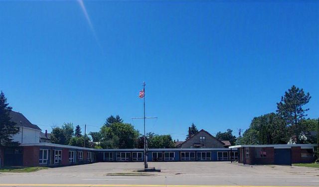 1800 Ashmun, Sault Sainte Marie