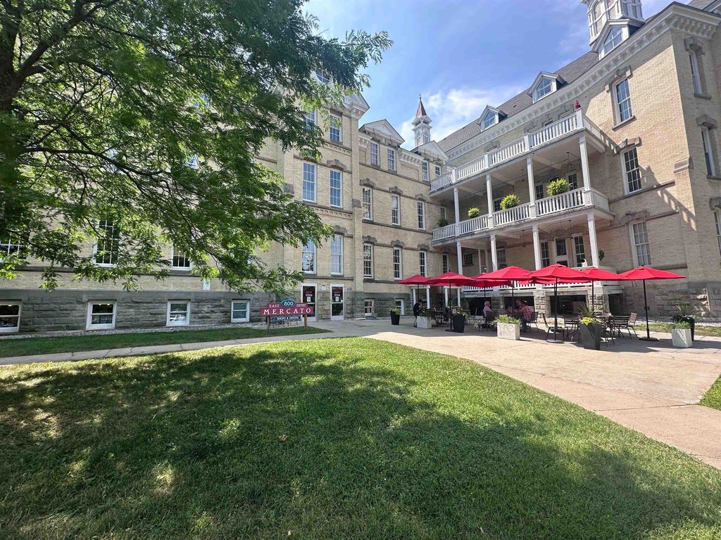 830 Cottageview, Traverse City city