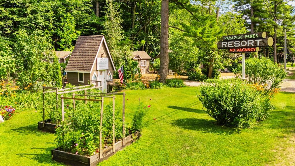 917 S Bayshore Dr, Elk Rapids township
