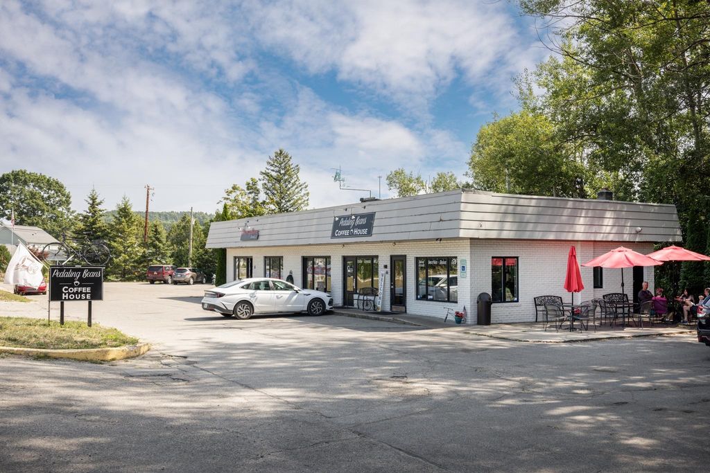 116 E Philips St, Suttons Bay township