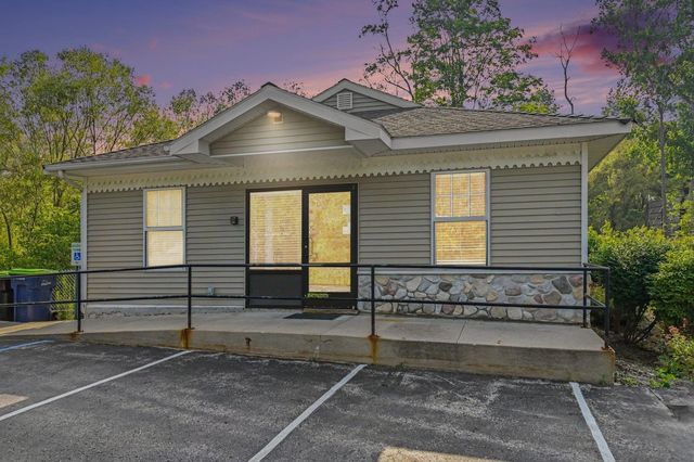 10748 E Traverse Hwy, Traverse City