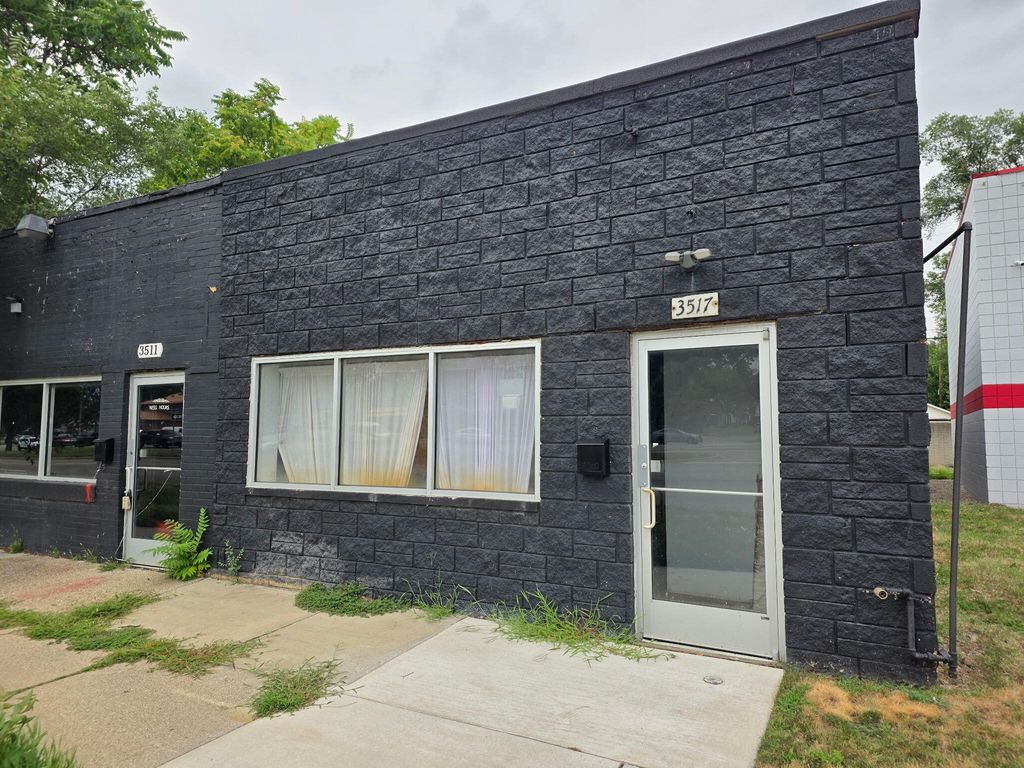 3517 E 8 Mile Road, Warren city