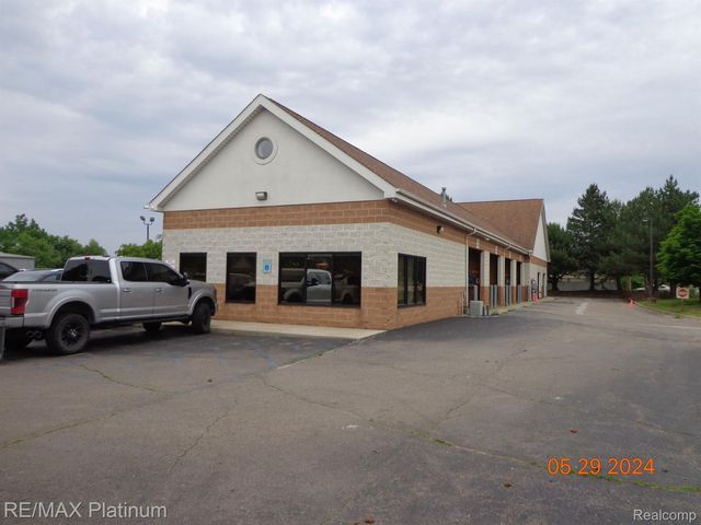 1017 E Grand Blanc Rd 1, Grand Blanc