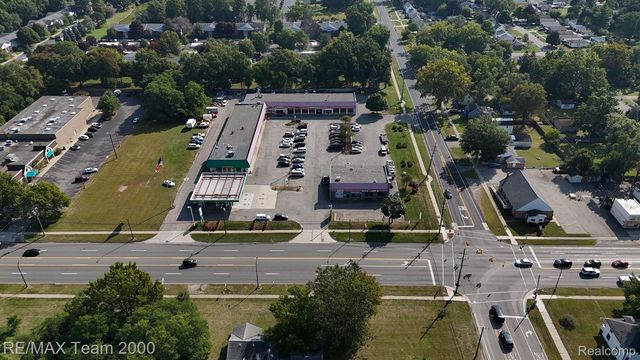 1136 N Wayne Rd, Westland