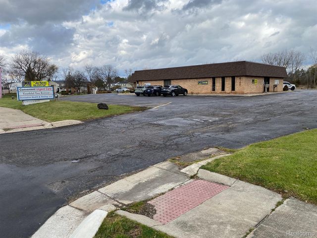 8145 S Saginaw St, Grand Blanc