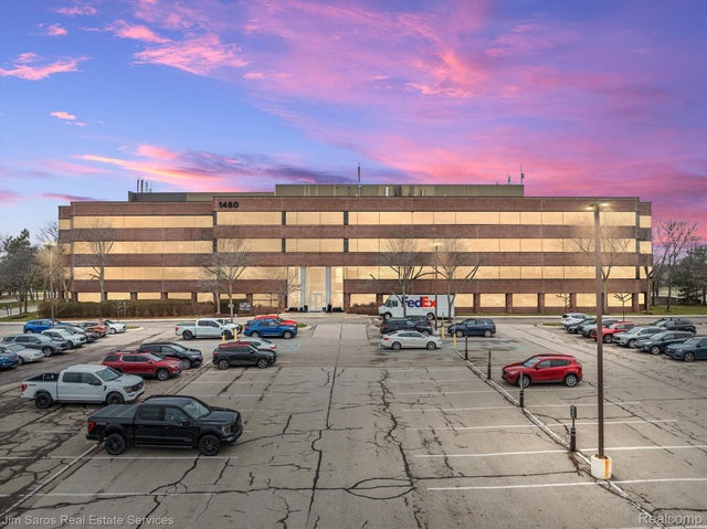 1450 W Long Lake Rd 220, Troy city