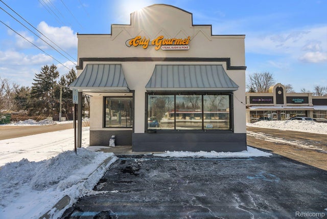 28407 5 Mile Rd, Livonia city