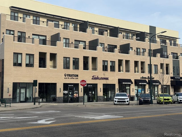 856 N Old Woodward Ave Suite 100, Birmingham city