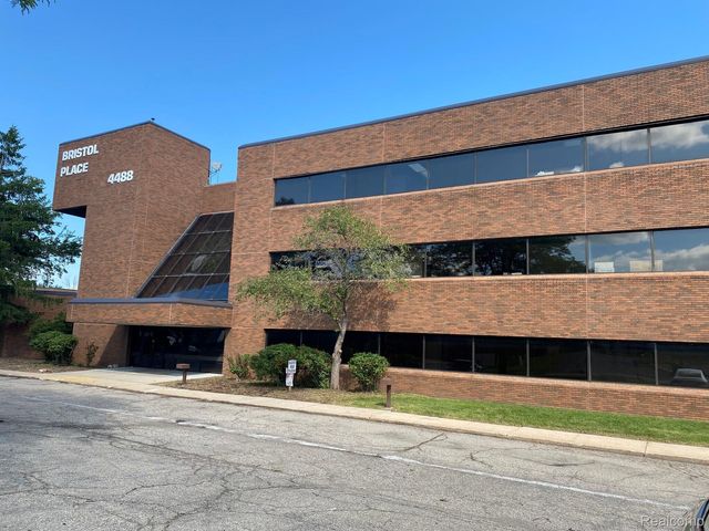 4488 W Bristol Road, Flint
